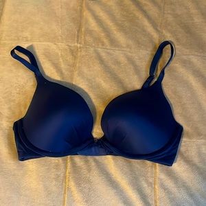 Victoria’s Secret Fabulous plunge bra